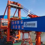 Linear swinging ship loader